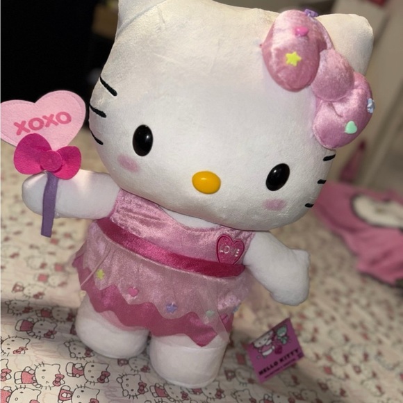 HELLO KITTY GREETER- Valentine’s NWT RARE!!! - Picture 1 of 3